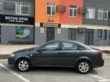 Мокрый асфальт Chevrolet Lacetti, 3 позиция 2019 года, КПП Автомат, в Ташкент за 11 700 y.e. id5184306, Фото №1