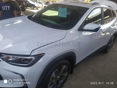 Белый Chevrolet Tracker, 2 позиция 2021 года, КПП Автомат, в Ташкент за 22 700 y.e. id2563461