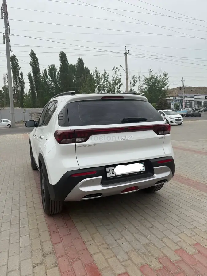 Kia Sonet — 3