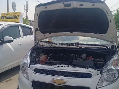Белый Chevrolet Spark, 4 позиция 2022 года, КПП Механика, в Ташкент за 10 500 y.e. id4955157