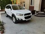 Белый Chevrolet Captiva, 2 позиция 2011 года, КПП Автомат, в Коканд за 11 700 y.e. id6390437, Фото №1
