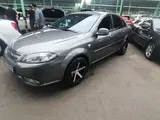 Мокрый асфальт Chevrolet Gentra, 1 позиция 2015 года, КПП Механика, в Джизак за ~8 171 y.e. id6391913, Фото №1