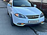 Белый Chevrolet Gentra, 3 позиция 2018 года, КПП Автомат, в Шахрисабз за 11 000 y.e. id4447516, Фото №1