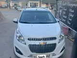 Белый Chevrolet Spark, 2 позиция 2015 года, КПП Механика, в Наманган за 7 650 y.e. id6756906, Фото №1