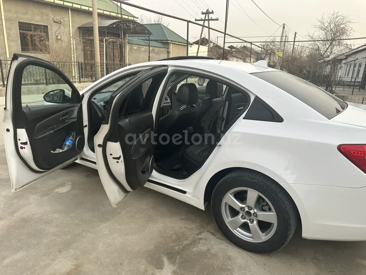 Chevrolet Cruze 2009 — 9