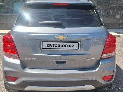 Kulrang Chevrolet Tracker, 1 pozitsiya 2019 yil, КПП Avtomat, shahar Toshkent uchun 14 000 у.е. id5122429