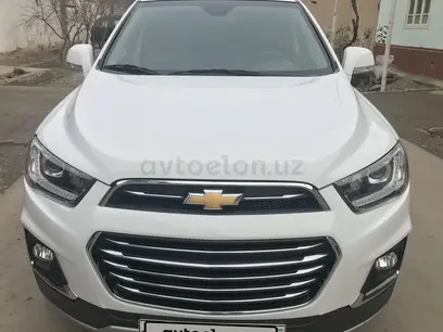 Белый Chevrolet Captiva, 4 позиция 2016 года, КПП Автомат, в Наманган за 21 000 y.e. id4972611