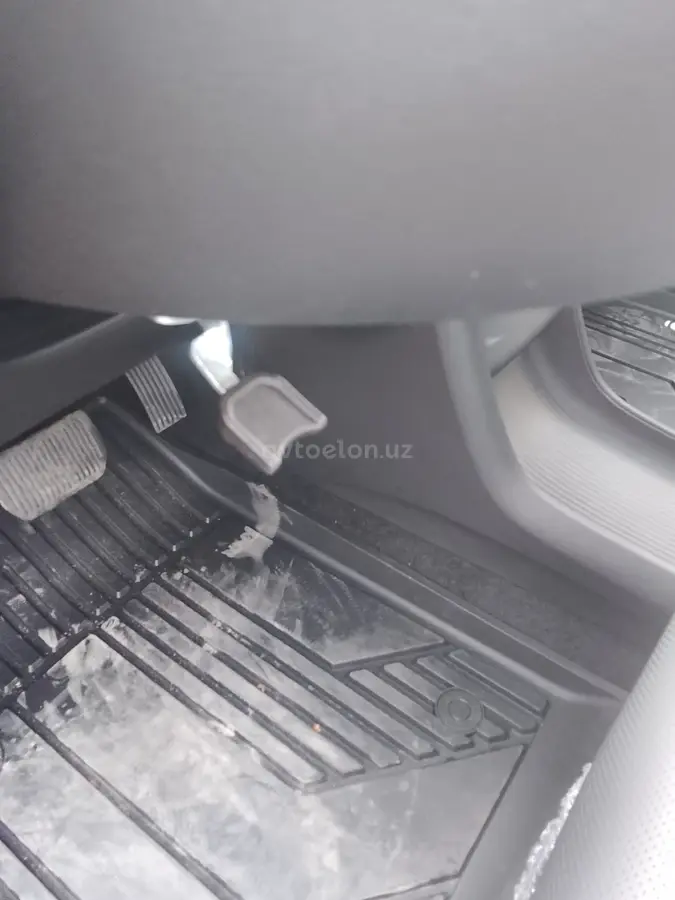 Changan Nevo Q05 — 8