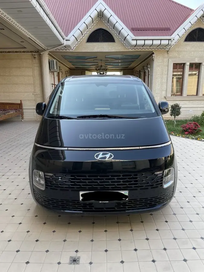 Hyundai Staria — 2