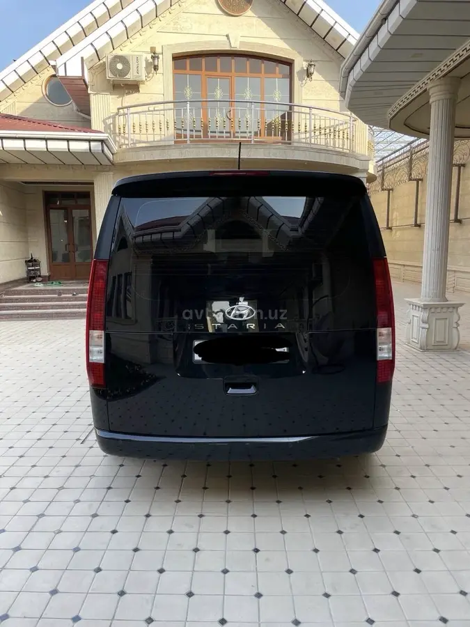 Hyundai Staria — 4