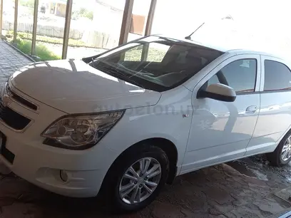 Белый Chevrolet Cobalt, 4 позиция 2021 года, КПП Автомат, в Беруни за ~11 152 y.e. id5157724