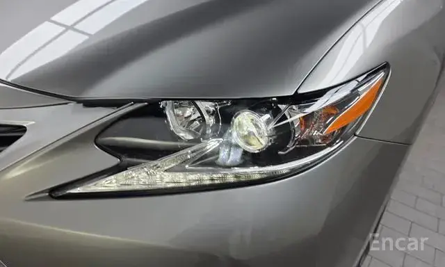 Lexus ES 300h — 2