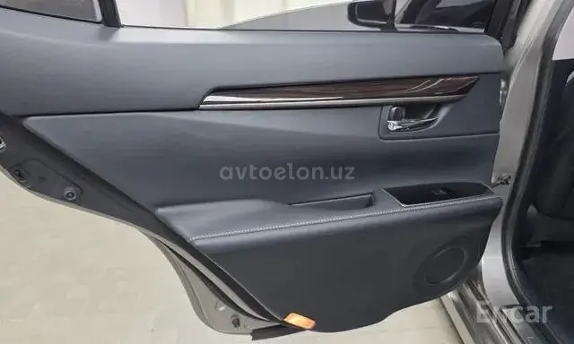 Lexus ES 300h — 4