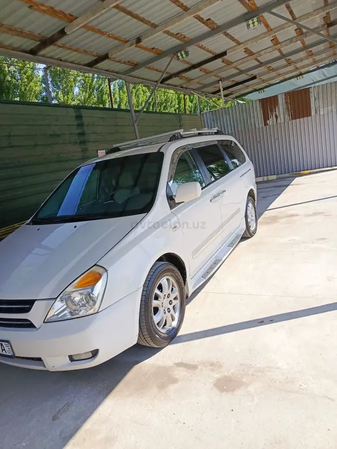 Kia Carnival — 4