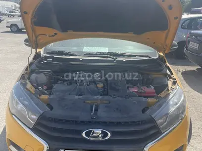 Жёлтый ВАЗ (Lada) Vesta 2019 года, КПП Механика, в Ташкент за 6 200 y.e. id5215773