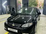 Черный Chevrolet Lacetti, 3 позиция 2024 года, КПП Автомат, в Ташкент за 16 000 y.e. id5236977, Фото №1
