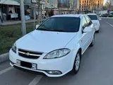 Белый Chevrolet Gentra, 3 позиция 2021 года, КПП Автомат, в Ташкент за 13 800 y.e. id5024850, Фото №1