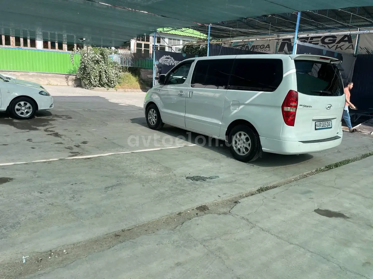 Hyundai Starex — 2