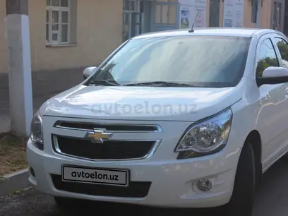 Белый Chevrolet Cobalt, 4 позиция 2023 года, КПП Автомат, в Букинский район за 12 500 y.e. id5202191