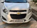 Белый Chevrolet Spark, 2 позиция 2015 года, КПП Механика, в Фергана за 5 850 y.e. id6750277