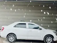 Белый Chevrolet Cobalt, 4 позиция 2026 года, КПП Автомат, в Джизак за 13 500 y.e. id6971588