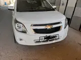Белый Chevrolet Cobalt, 4 позиция 2022 года, КПП Автомат, в Самарканд за 11 300 y.e. id5221344, Фото №1
