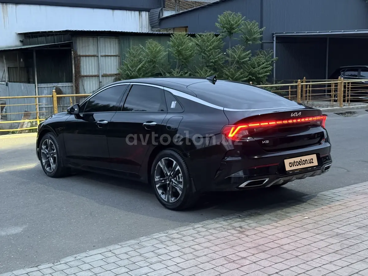Kia K5 — 2