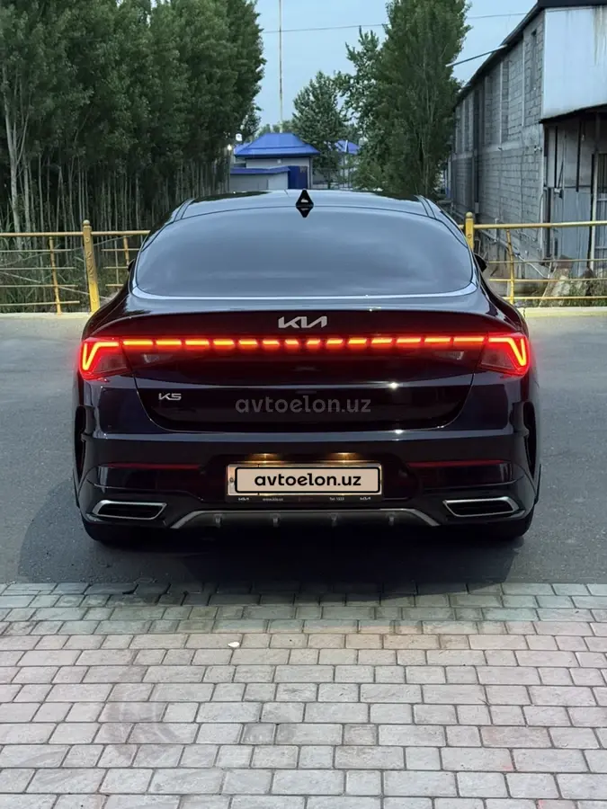 Kia K5 — 3