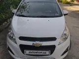 Белый Chevrolet Spark, 2 позиция 2018 года, КПП Механика, в Андижан за 7 600 y.e. id5205560, Фото №1