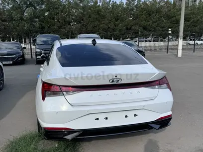 Белый Hyundai Elantra 2022 года, КПП Автомат, в Ташкент за 19 800 y.e. id5190231