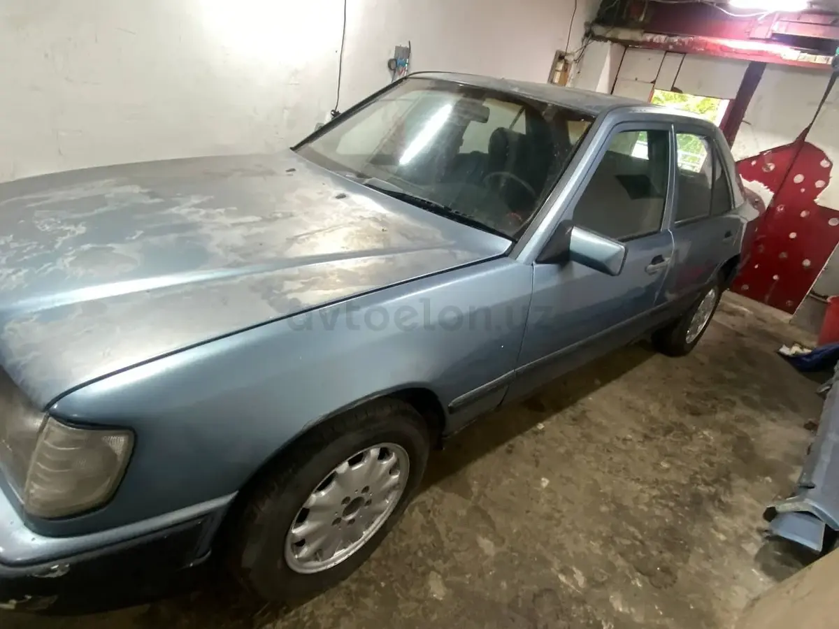 Mercedes-Benz E 230 — 3