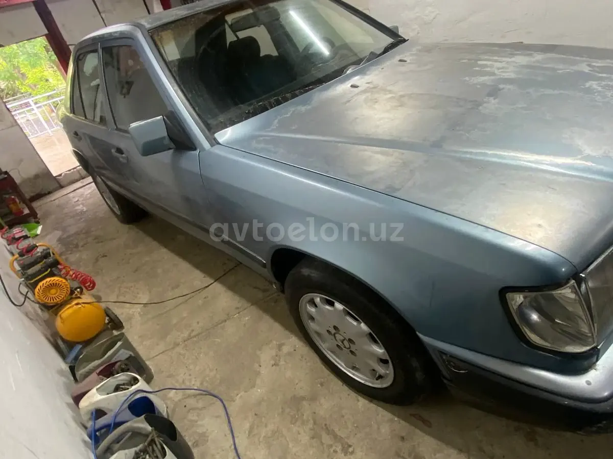 Mercedes-Benz E 230 — 4