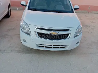 Белый Chevrolet Cobalt, 4 позиция 2024 года, КПП Автомат, в Каршинский район за ~13 055 y.e. id5173640