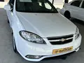 Oq Chevrolet Gentra, 1 pozitsiya Gaz-benzin 2022 yil, КПП Mexanika, shahar Navoiy uchun 10 650 у.е. id6477598