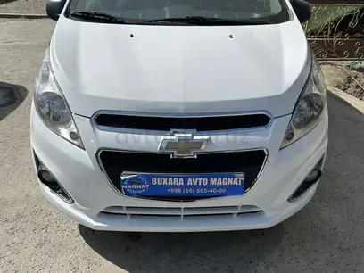 Oq Chevrolet Spark, 2 pozitsiya 2018 yil, КПП Mexanika, shahar Buxoro uchun 7 500 у.е. id4981094