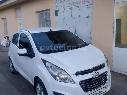 Белый Chevrolet Spark, 2 позиция 2015 года, КПП Механика, в Ташкент за 5 500 y.e. id5140134