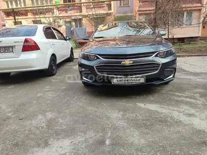 Mokriy asfalt Chevrolet Malibu 2 2018 yil, КПП Avtomat, shahar Andijon uchun 21 000 у.е. id4962019