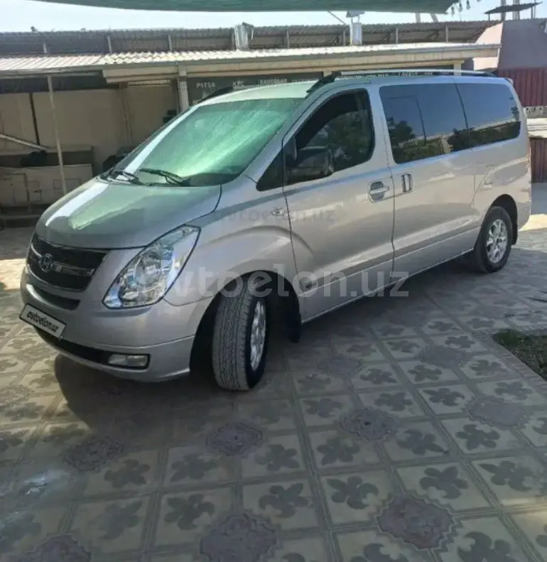 Hyundai Grand Starex