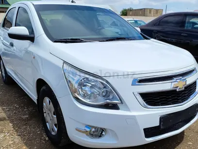 Белый Chevrolet Cobalt, 2 позиция 2019 года, КПП Механика, в Навои за ~9 910 y.e. id5088813