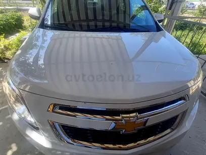 Белый Chevrolet Cobalt, 4 позиция 2024 года, КПП Автомат, в Бухара за 12 900 y.e. id5132317