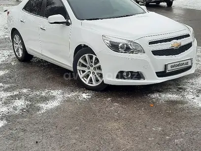Белый Chevrolet Malibu, 3 позиция 2014 года, КПП Автомат, в Джизак за 16 500 y.e. id5120042