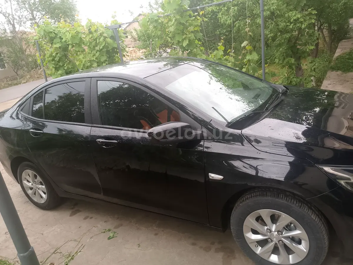 Chevrolet Onix 2025 — 3