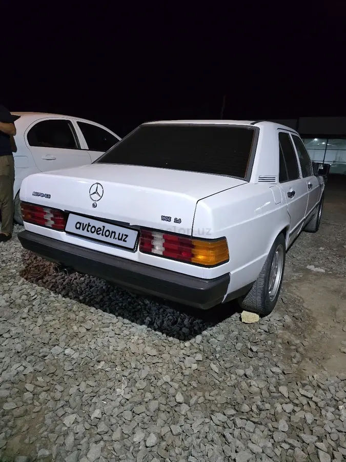 Mercedes-Benz 190 — 4