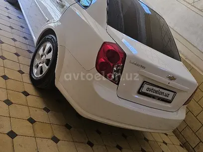 Белый Chevrolet Gentra, 3 позиция 2022 года, КПП Автомат, в Наманган за 13 500 y.e. id5159139