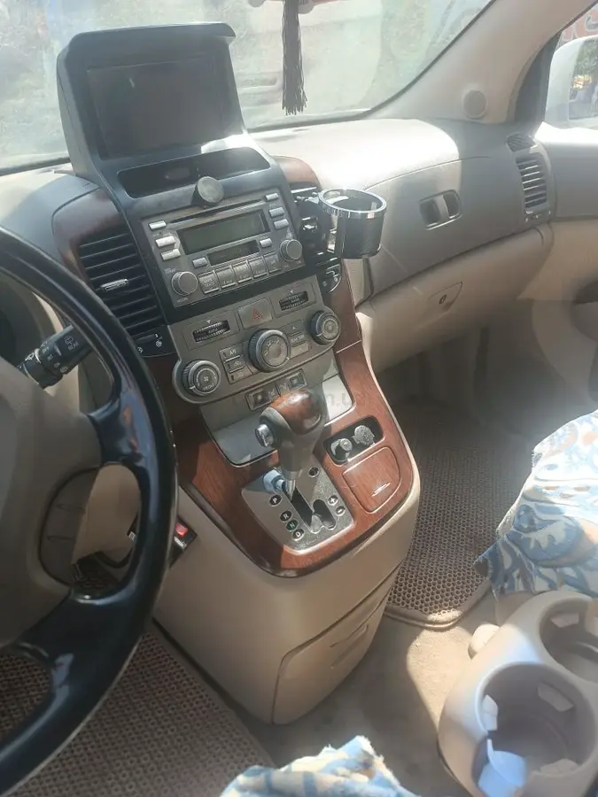 Kia Carnival — 4