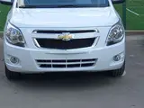 Белый Chevrolet Cobalt, 4 позиция 2024 года, КПП Автомат, в Ташкент за 13 500 y.e. id5006722, Фото №1