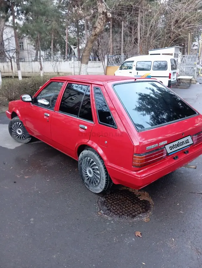 Mazda 323 — 2