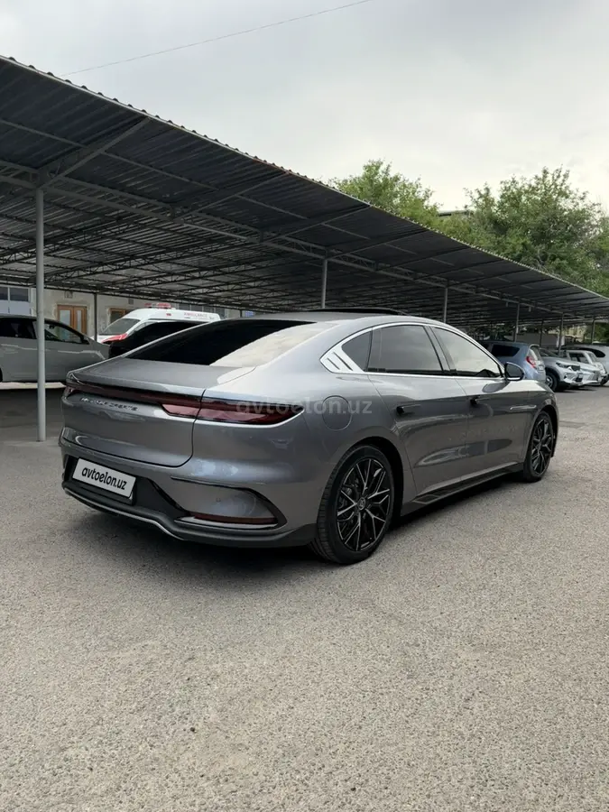 BYD Han EV — 3