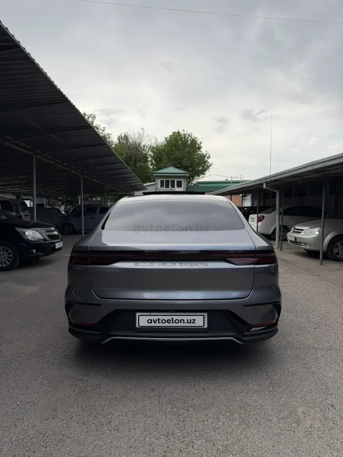 BYD Han EV — 4