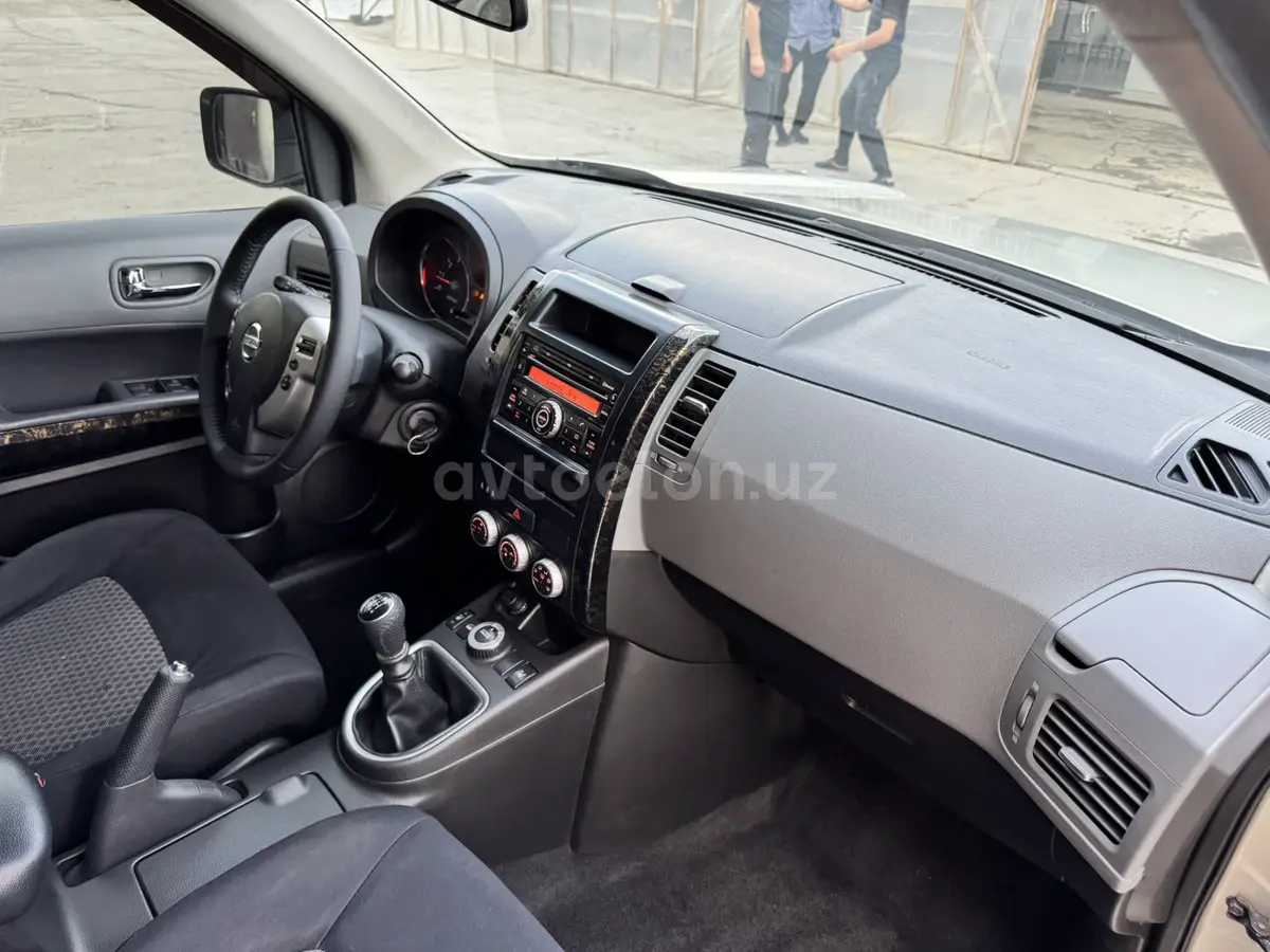 Nissan X-Trail — 9